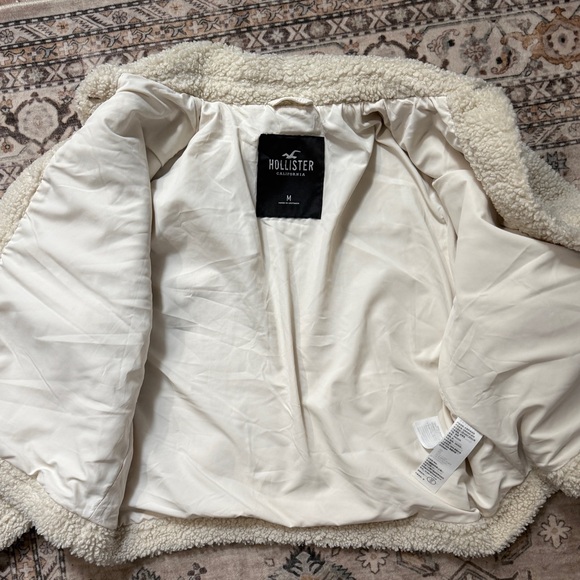 Hollister Cream Sherpa Teddy Shirt Jacket - Shacket - Size Medium - Picture 4 of 6